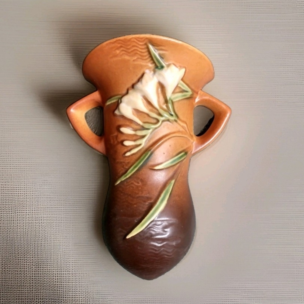 Vintage Roseville Pottery Freesia Wall Pocket #1296-8 Orange & Brown